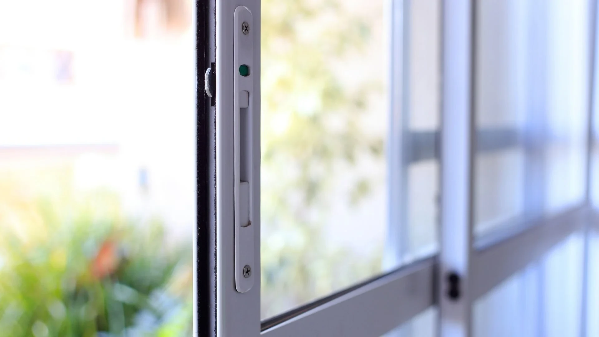 Modern Sürme Pencere Modelleri ve Sürme Cam Balkon Sistemleri